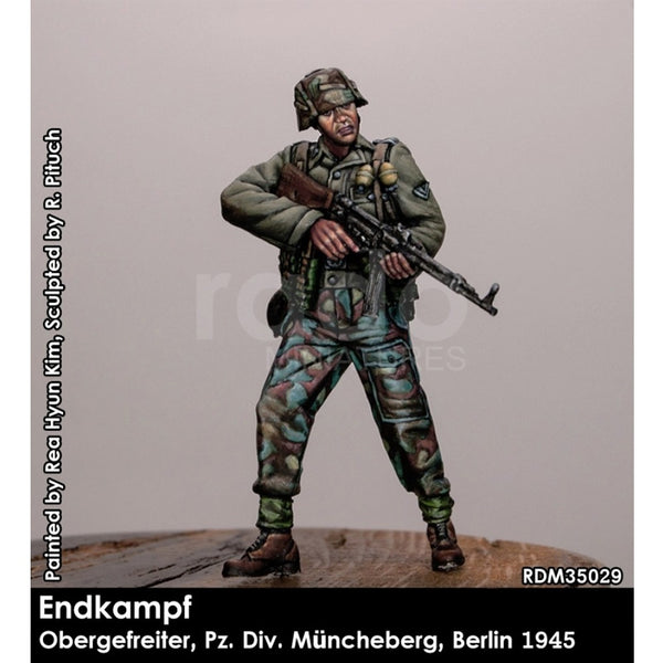 Endkampf, Obergefreiter, Pz.Div. Muencheberg, Berlin 1945, Resin Figure 1/35